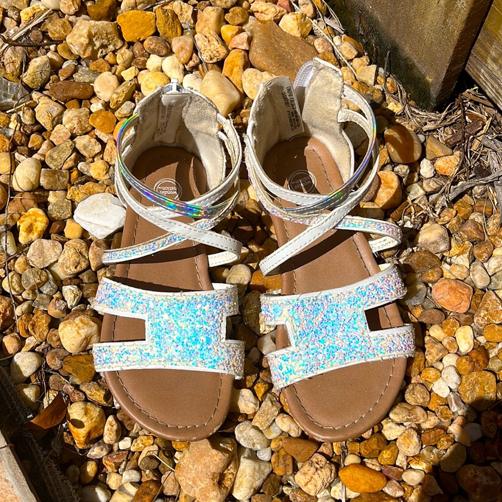 White sparkly sandal good condition